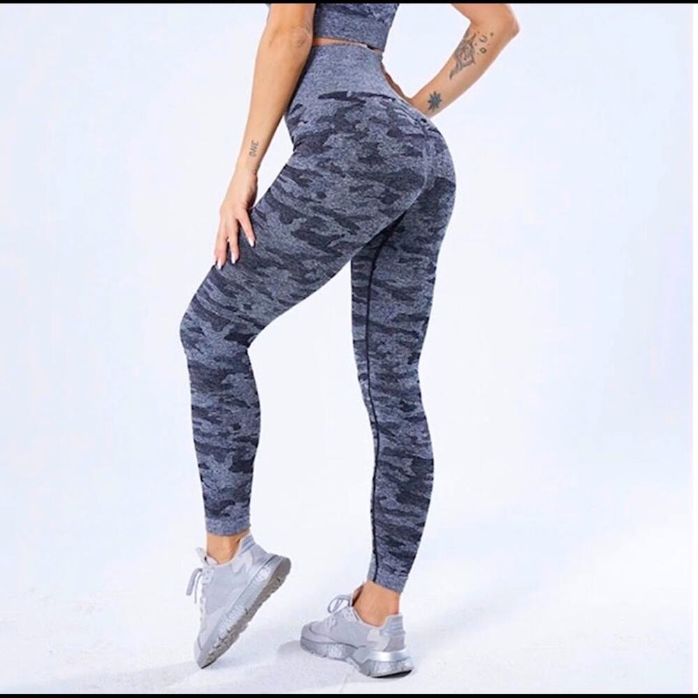 BLACK & GREY HIGH WAIST CAMO SEAMLESS LEGGINGS-SQUAT PROOF-GREAT FIT! BNWT